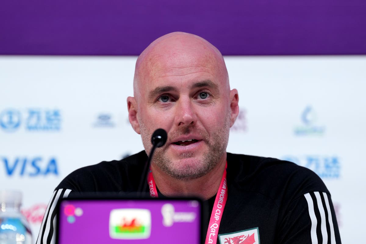 robert-page-says-wales-remain-outsiders-to-qualify-for-world-cup