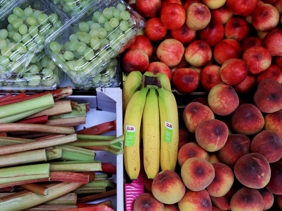 Fruit and veg prescribed to low-income families in NHS trial