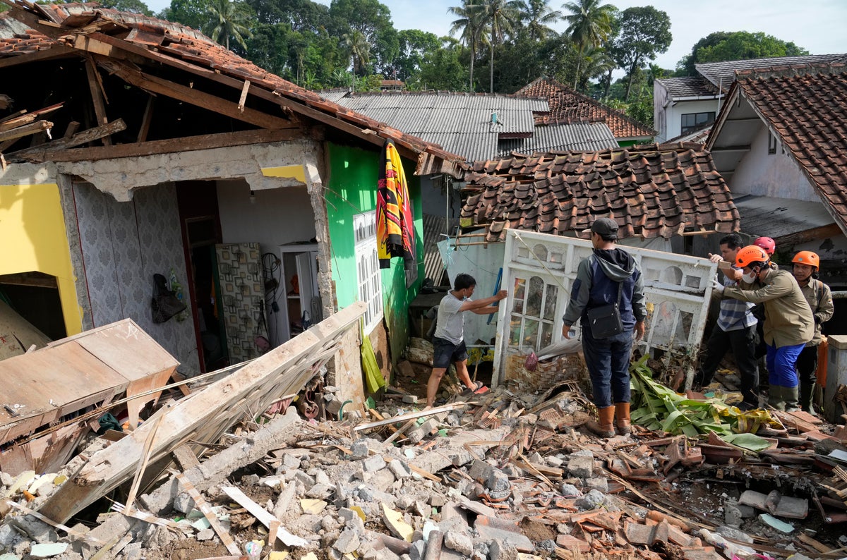 Search effort intensifies after Indonesia quake killed 268