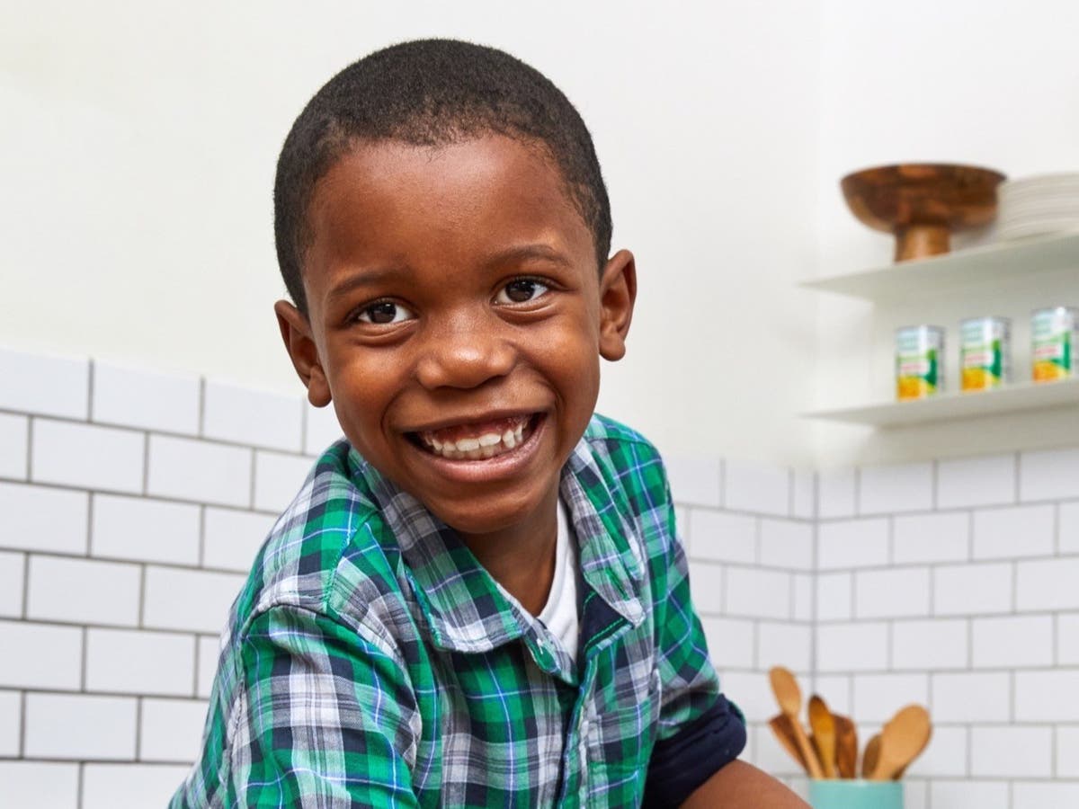 Corn Kid hands out 50,000 cans of his favourite food ahead of