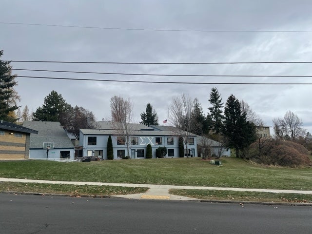 Ethan and Xana were at a frat party at Sigma Chi, pictured, across the street from the girls’ house; he was a member of the fraternity