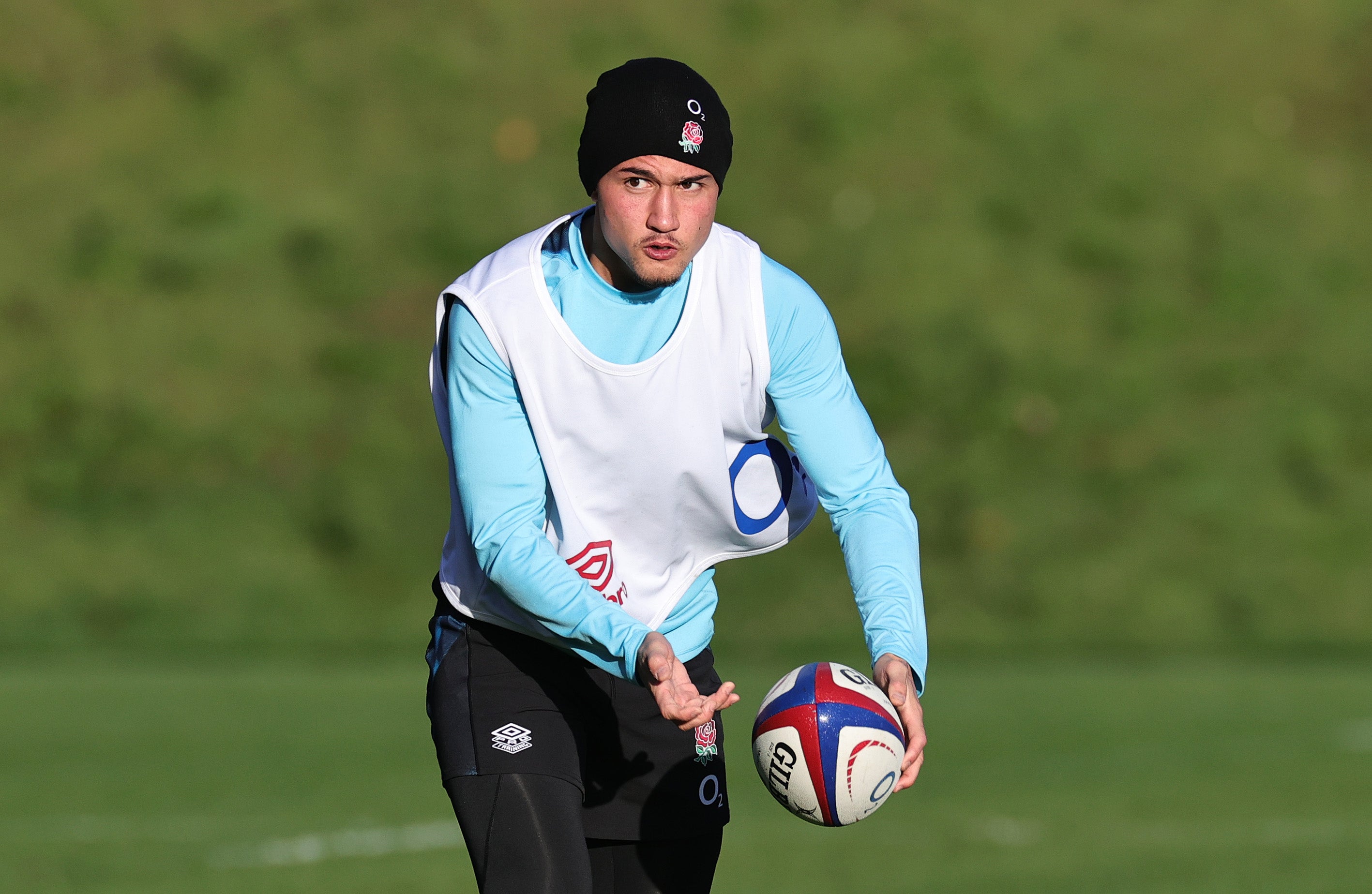 Marcus Smith passes the ball during the England training session held at Pennyhill Park