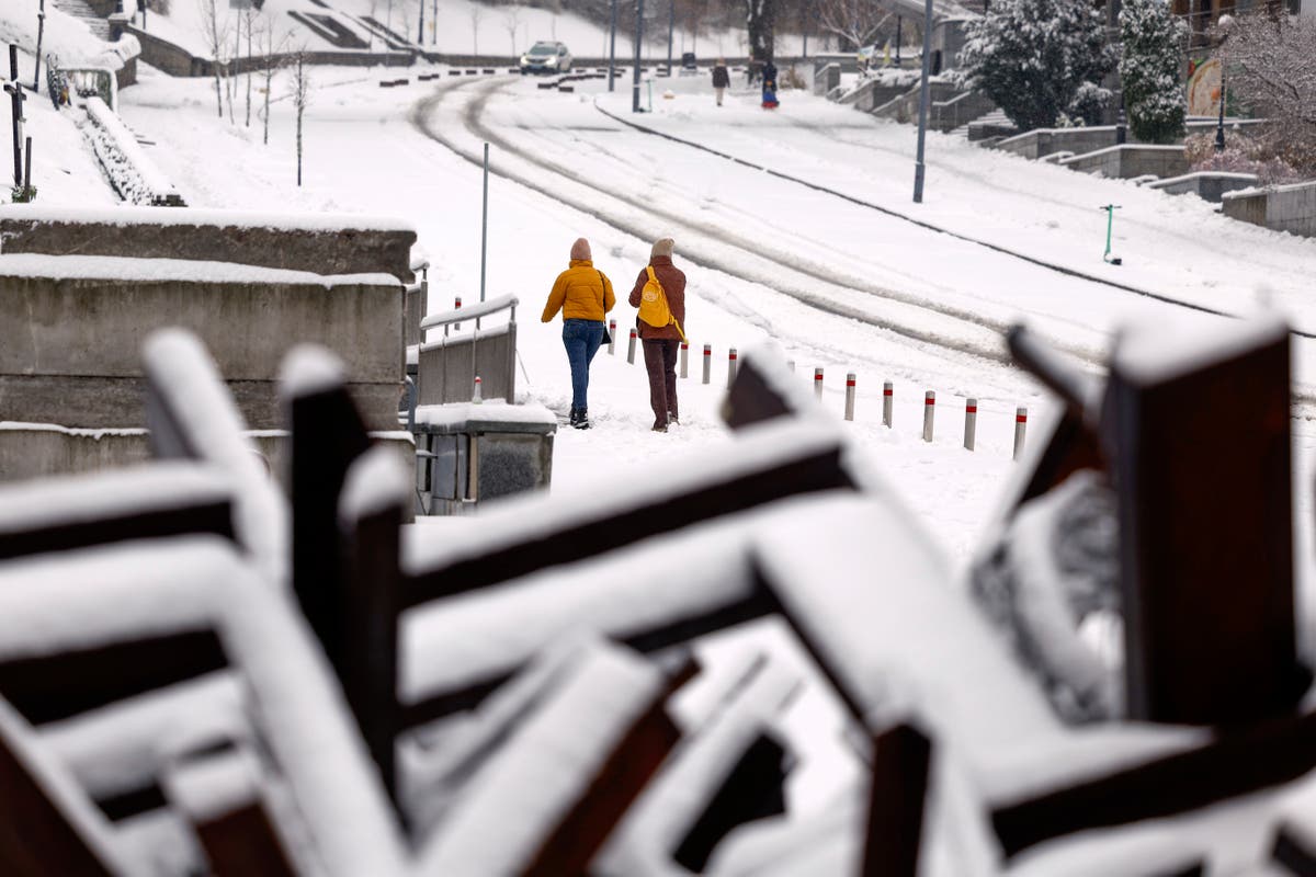 Ukraine news – live: Heavy snowfall to blanket Kyiv with millions cut off from power - live