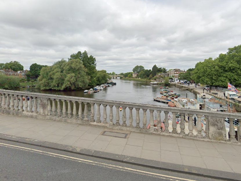 The man died after a fight on Richmond Bridge