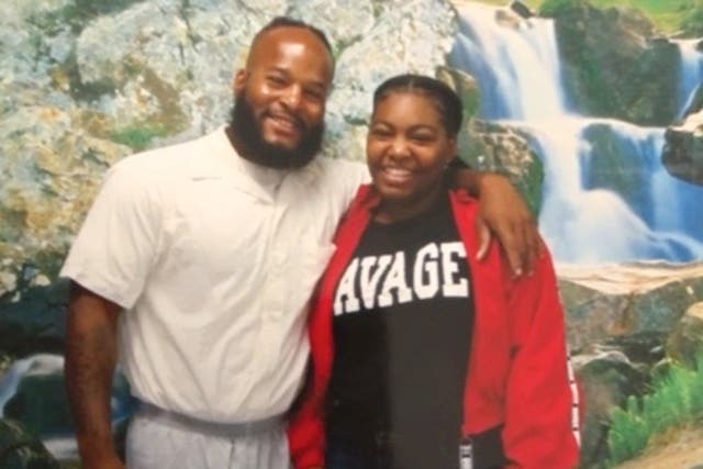 <p>Corionsa “Khorry” Ramey, 19, with her father Kevin Johnson, Jr. who is about to be executed by the state of Missouri </p>