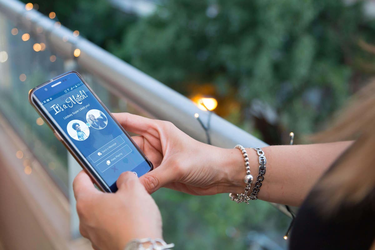 From sober dates to deal-breaker politics: 7 of the biggest dating trends of 2022