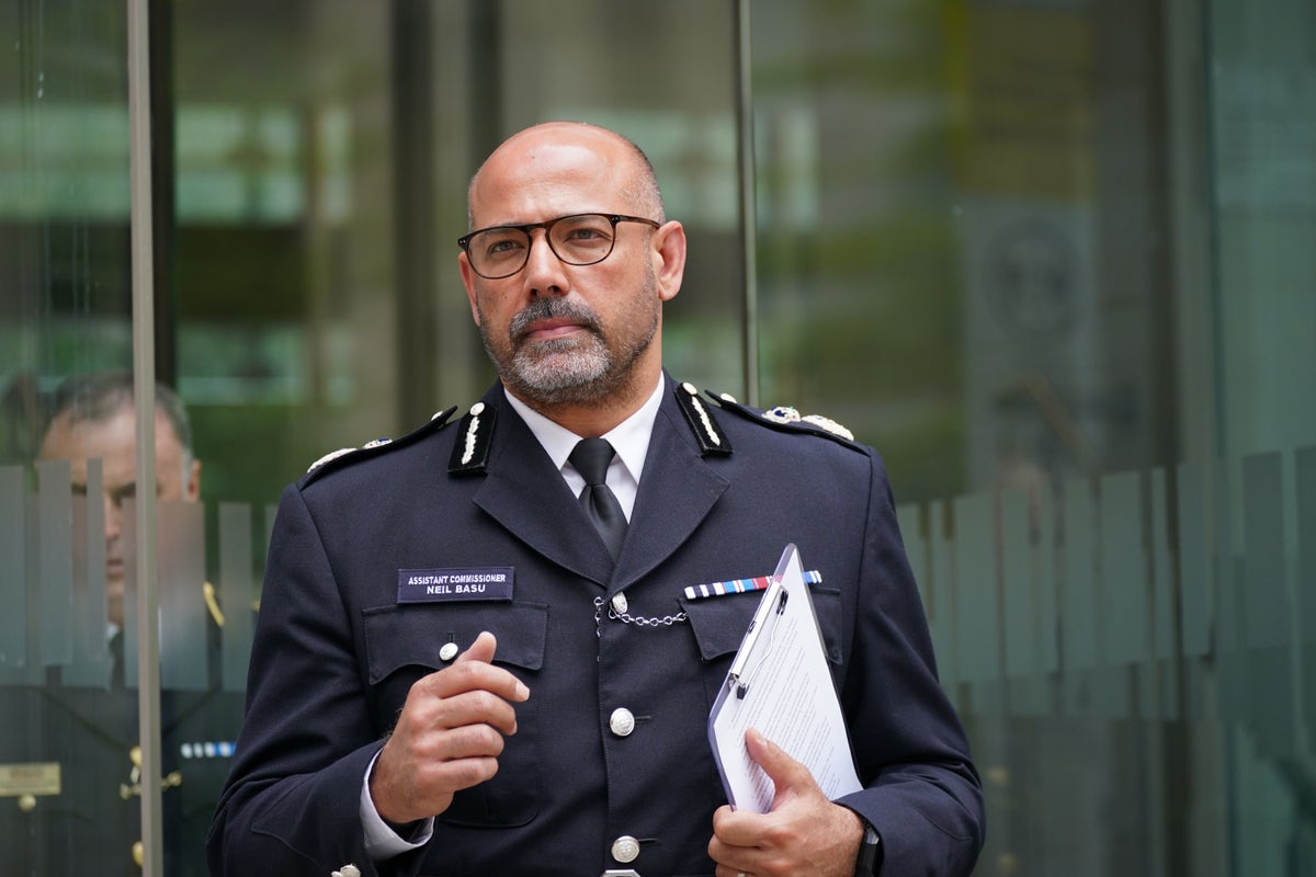 Колишній керівник антитерористичної поліції Великобританії назвав коментарі Суелли Браверман про мігрантів «незрозумілими»