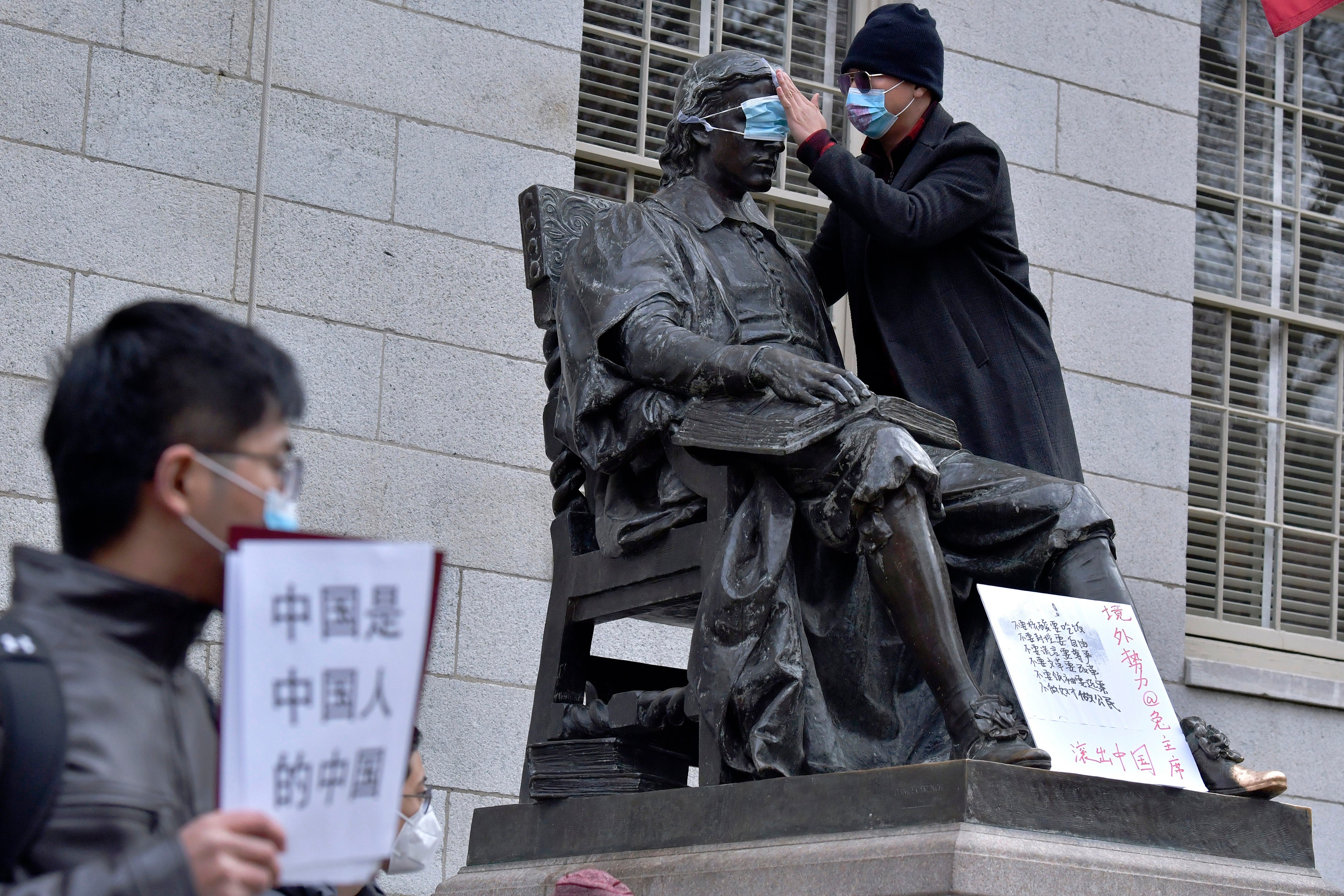 Harvard Students Show Solidarity With Chinese Protesters | The Independent