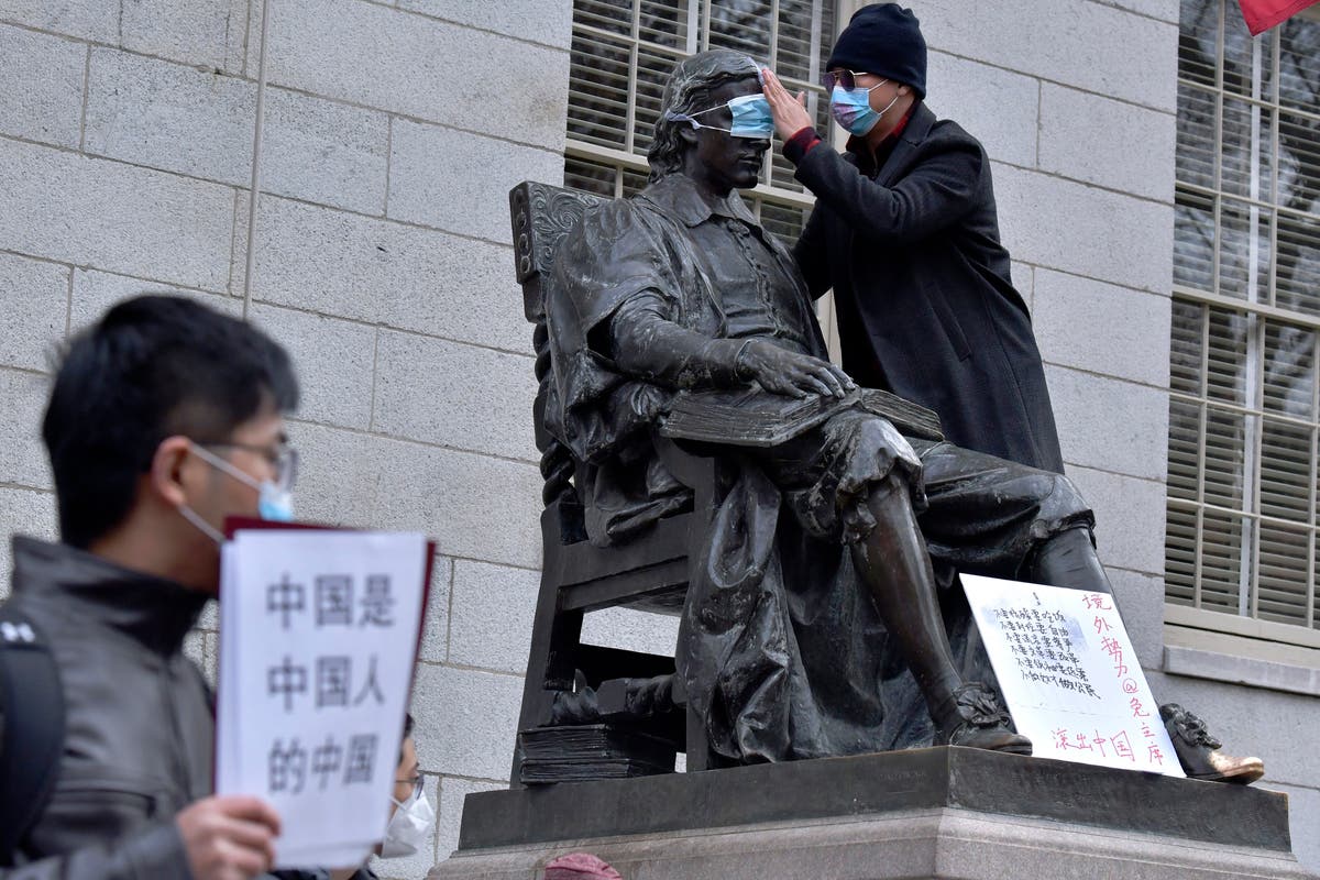 Harvard students show solidarity with Chinese protesters