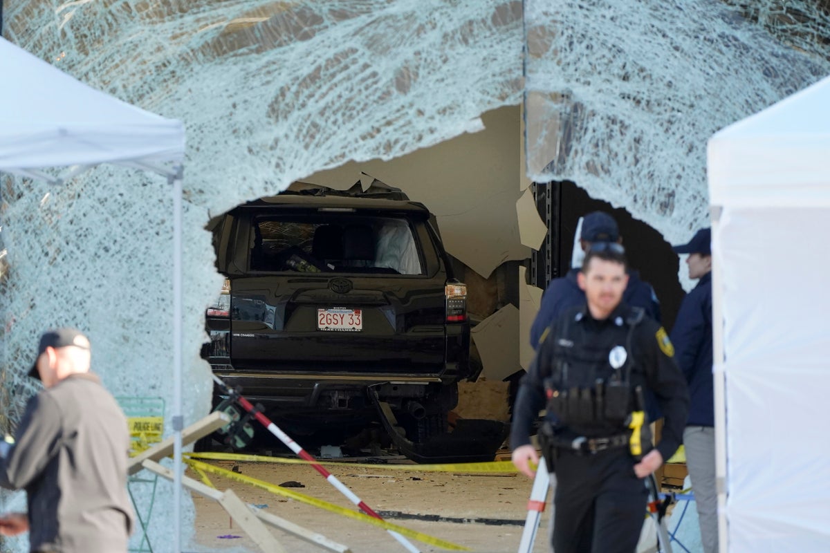 Lawsuits claim negligence in Massachusetts Apple store crash