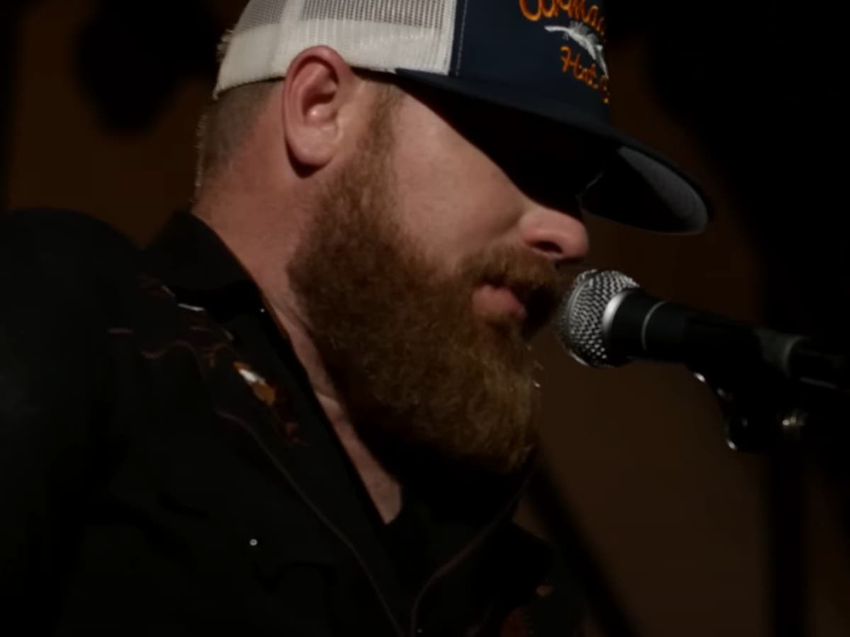 Oklahoma country star dies in his sleep on his own wedding night 