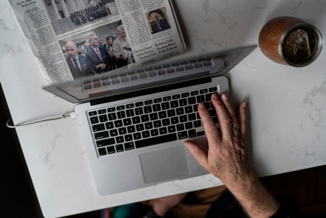 <p>Many parents are now using their skills to start side jobs and earn extra money  </p>