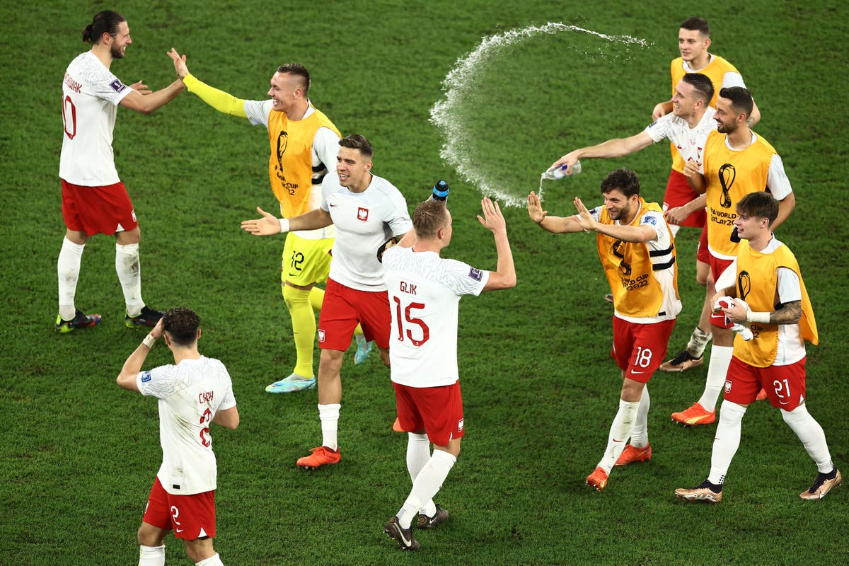 Mistrzostwa Świata 2022: Polska rozkoszuje się „gorzko-słodką” porażką po tym, jak zrobiła wszystko, by przetrwać