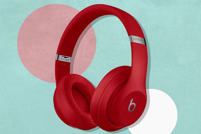 <p>After five years, is Beats’s premium headset beginning to show its age?</p>