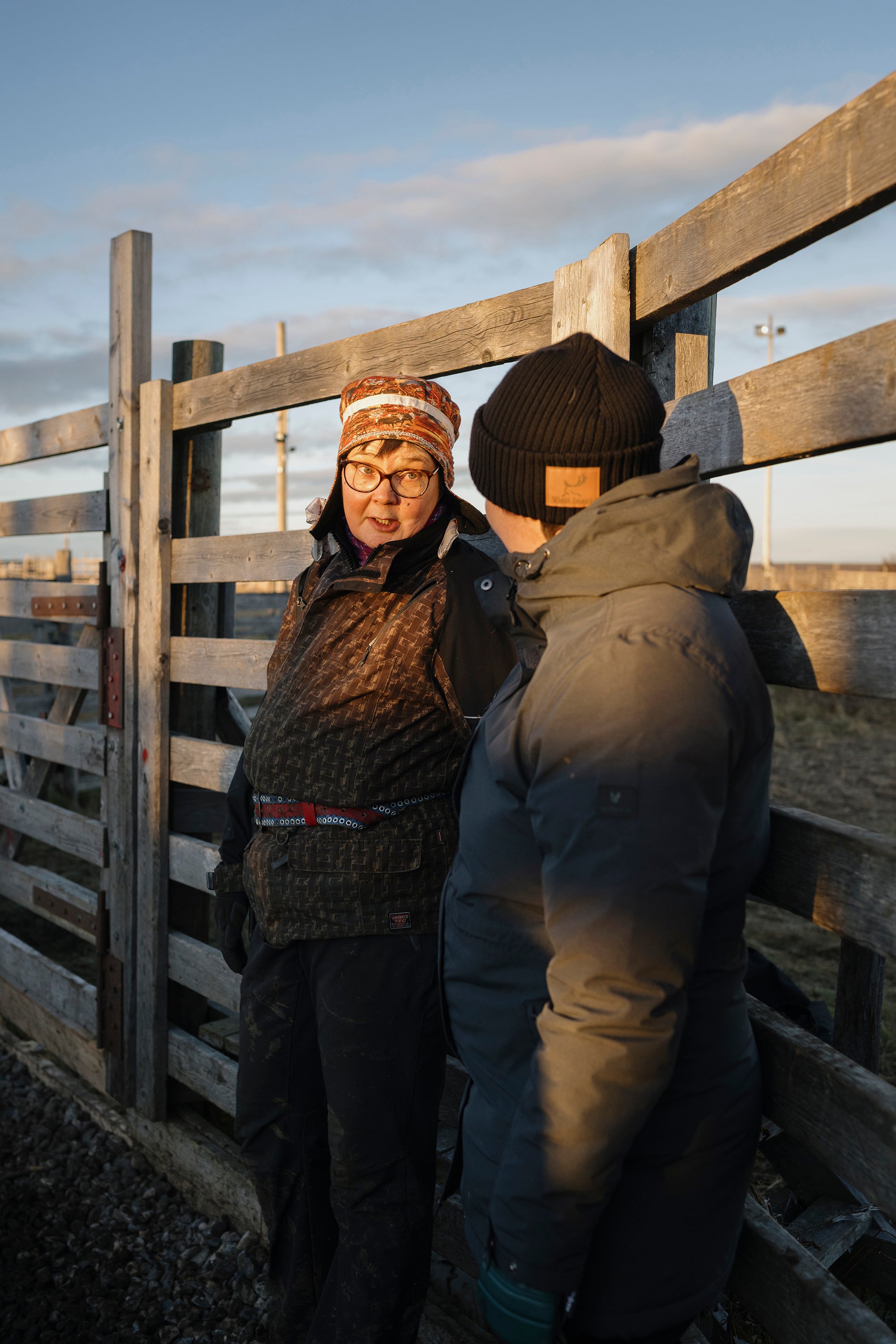 Feodoroff talks to Sisko Länsman at a reindeer separation in Skalluvaara