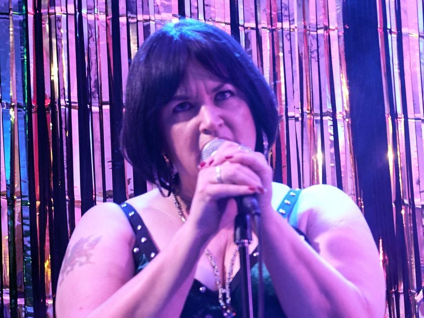 Ruth Jones performing ‘Fairytale of New York’ in ‘Gavin and Stacey’