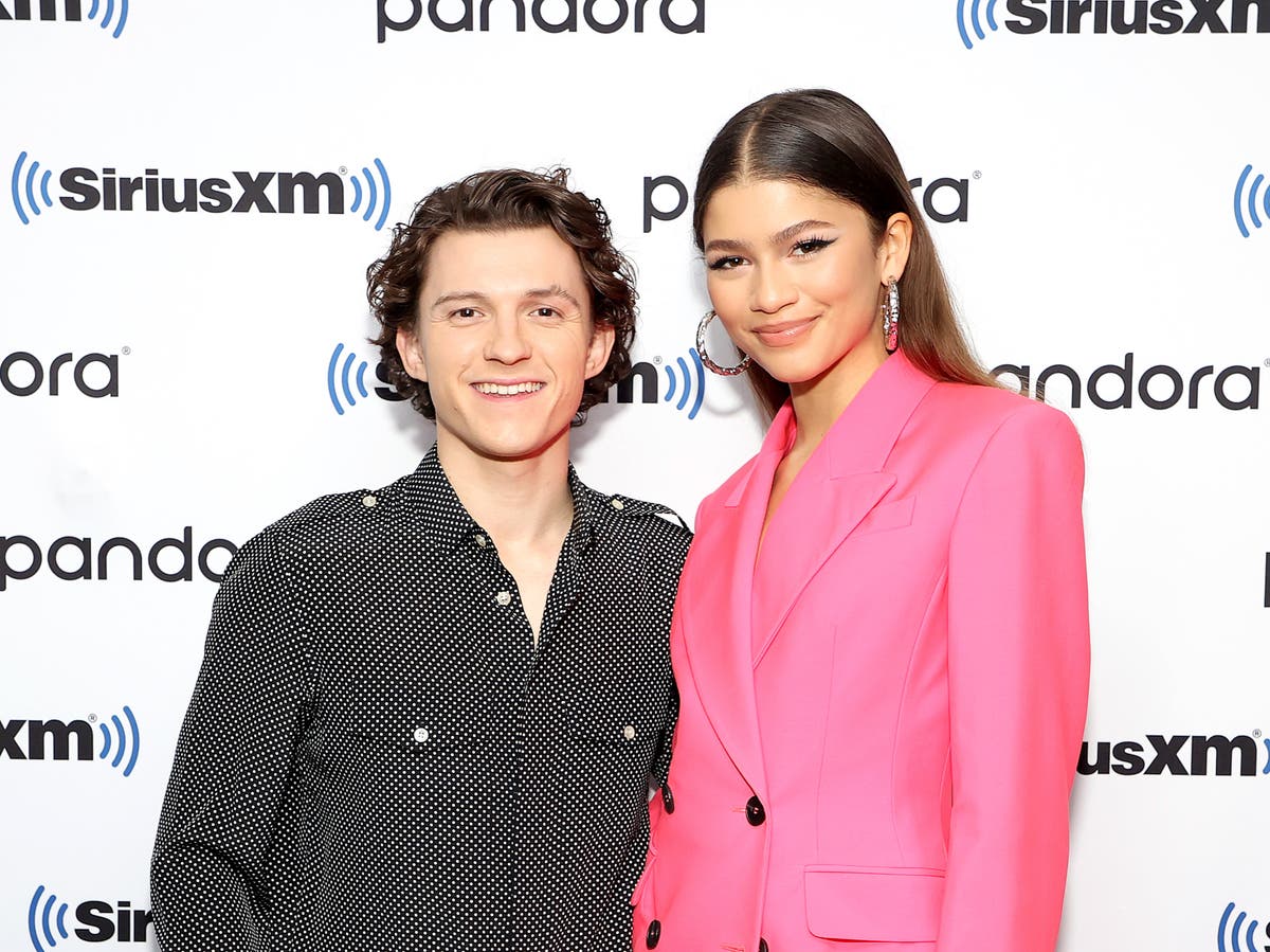 Zendaya&rsquo;s mom shares post about &lsquo;clickbait&rsquo; amid rumours Zendaya and Tom Holland are engaged