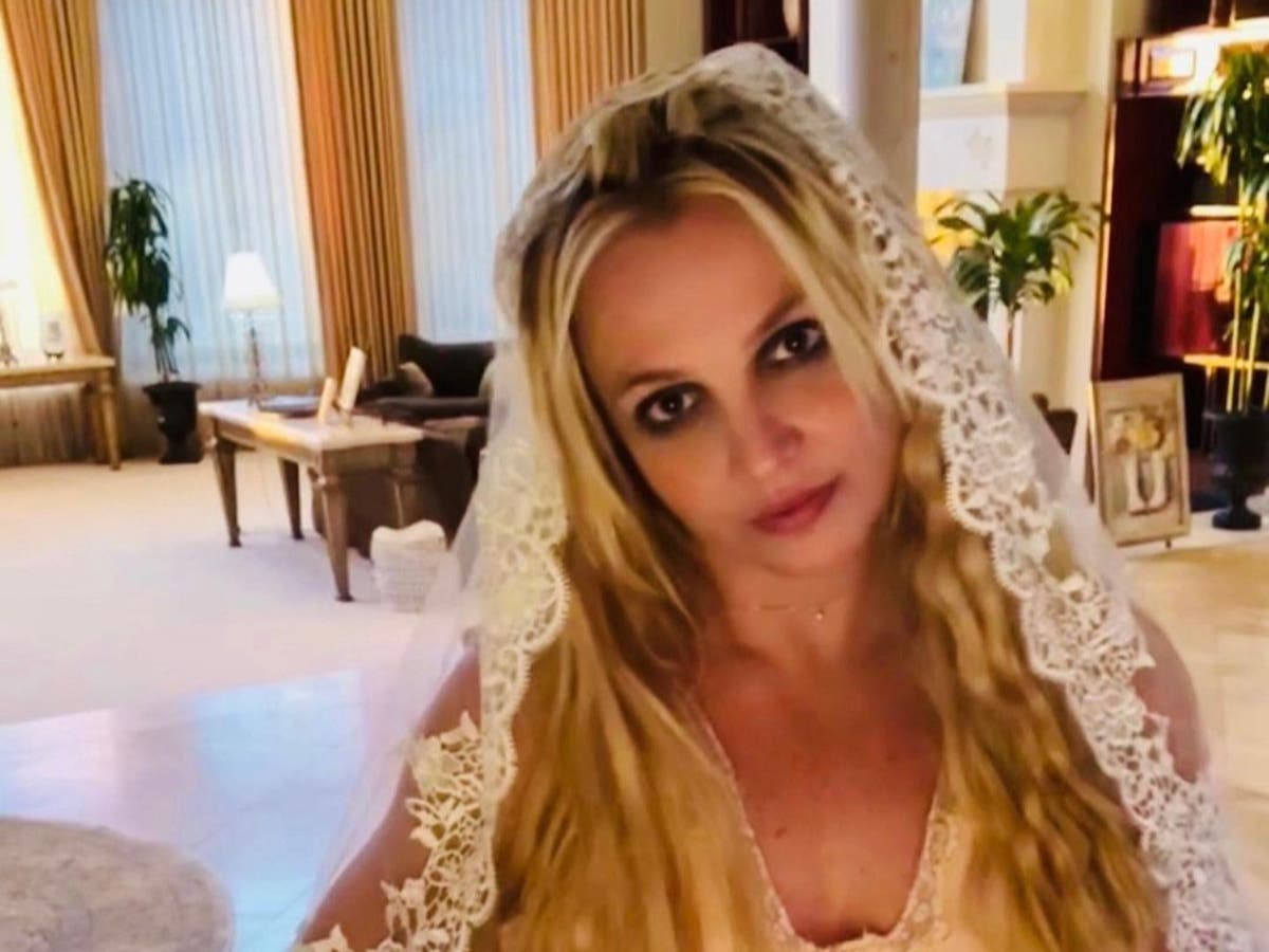 Britney Spears Issues Statement Over ‘prank Call To Police The Independent 2352