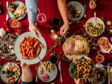 How to style a Christmas table