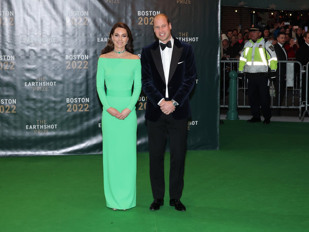 Royal news – live: William and Kate announce Earthshot Prize winners as trip overshadowed by palace racism row