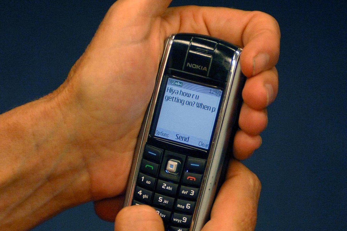 30 years of the text message – Nearly one in three still send them ...