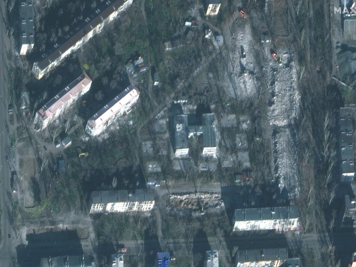 Satellite images show expansion of Mariupol graveyard and destruction of city by Russia