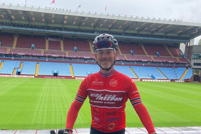 Gordon Miller is to complete a cycle around 18 London professional clubs (James Aubry/Gordon Miller)