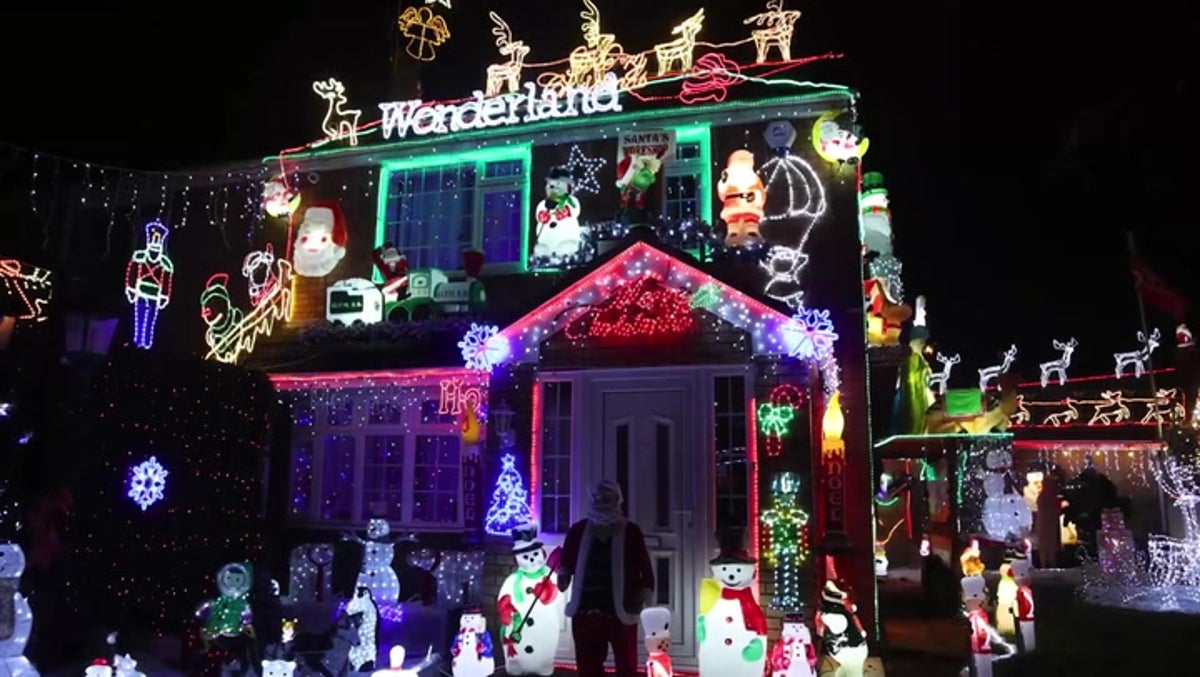Brothers from Bristol cover house in 50,000 Christmas lights to raise money for charity