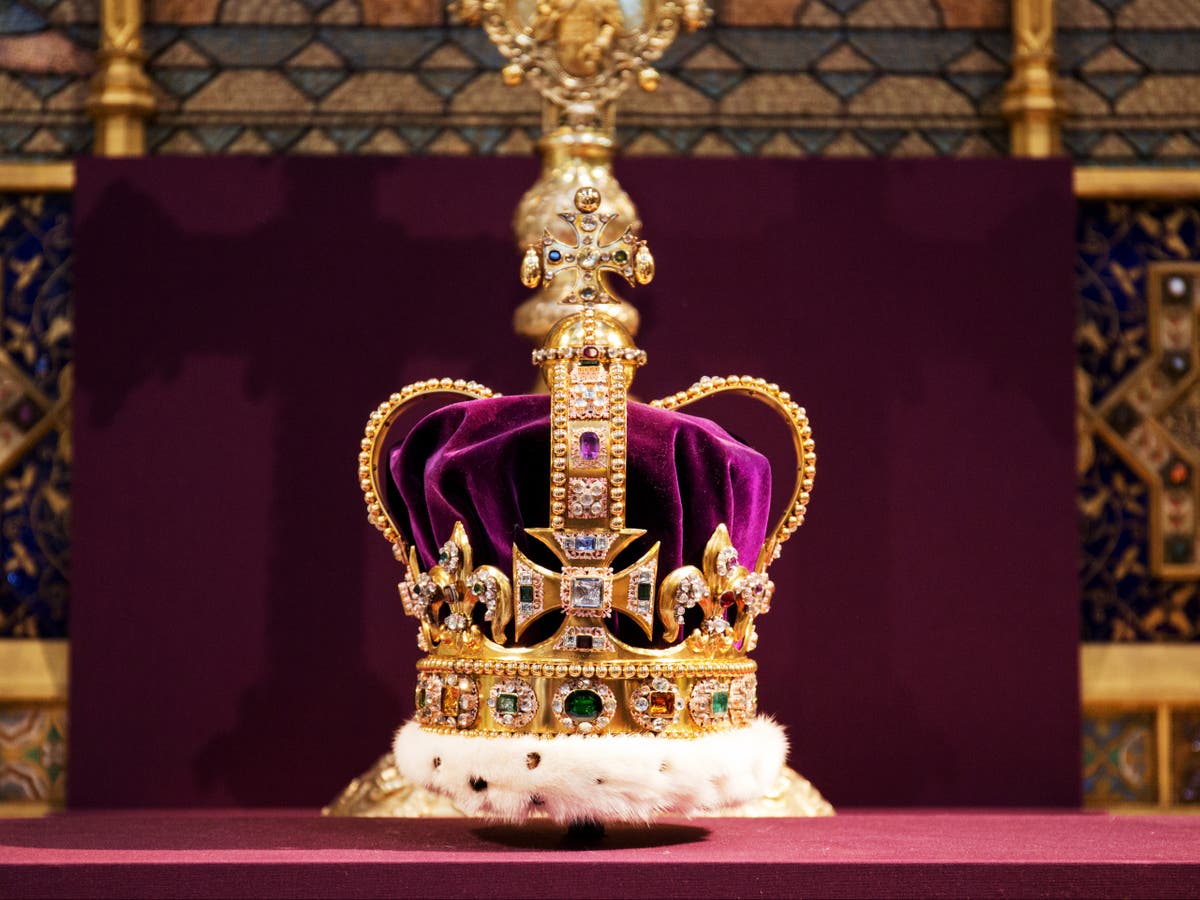 St Edward s Crown to be resized for King Charles