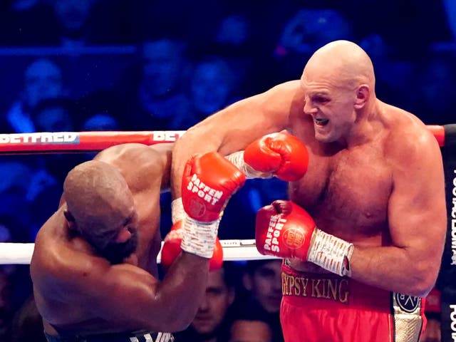 <p>Tyson Fury remains WBC heavyweight champion with a third win over Derek Chisora </p>