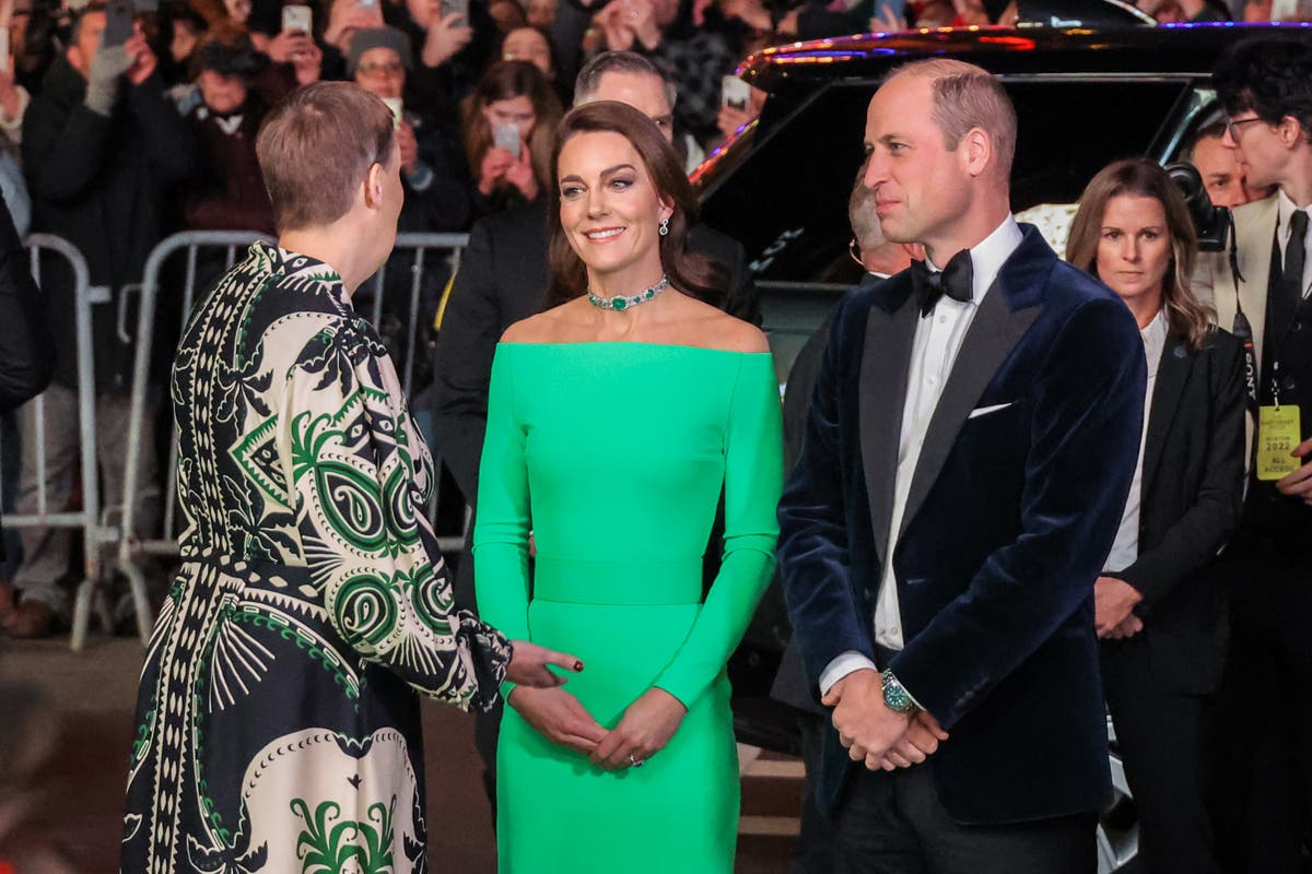 Los fanáticos de Kate Middleton se divierten con el vestido de ‘pantalla verde’ de regalo de Earthshot