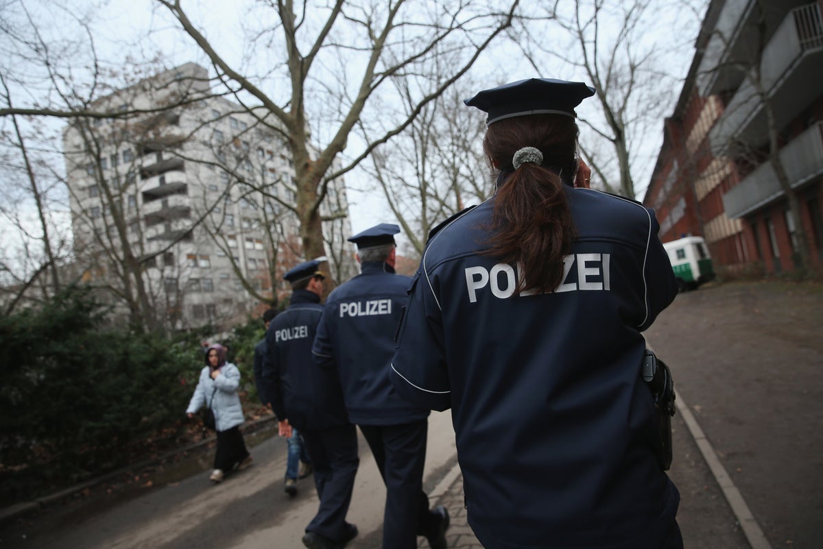 Almanya'da okul yakınında bıçaklı saldırıda çocuklar yaralandı