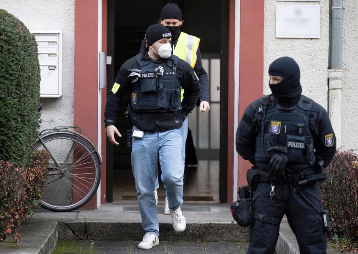 Deutsche Polizei nimmt Rechtsextremisten fest, die „den Staatsumsturz planen“