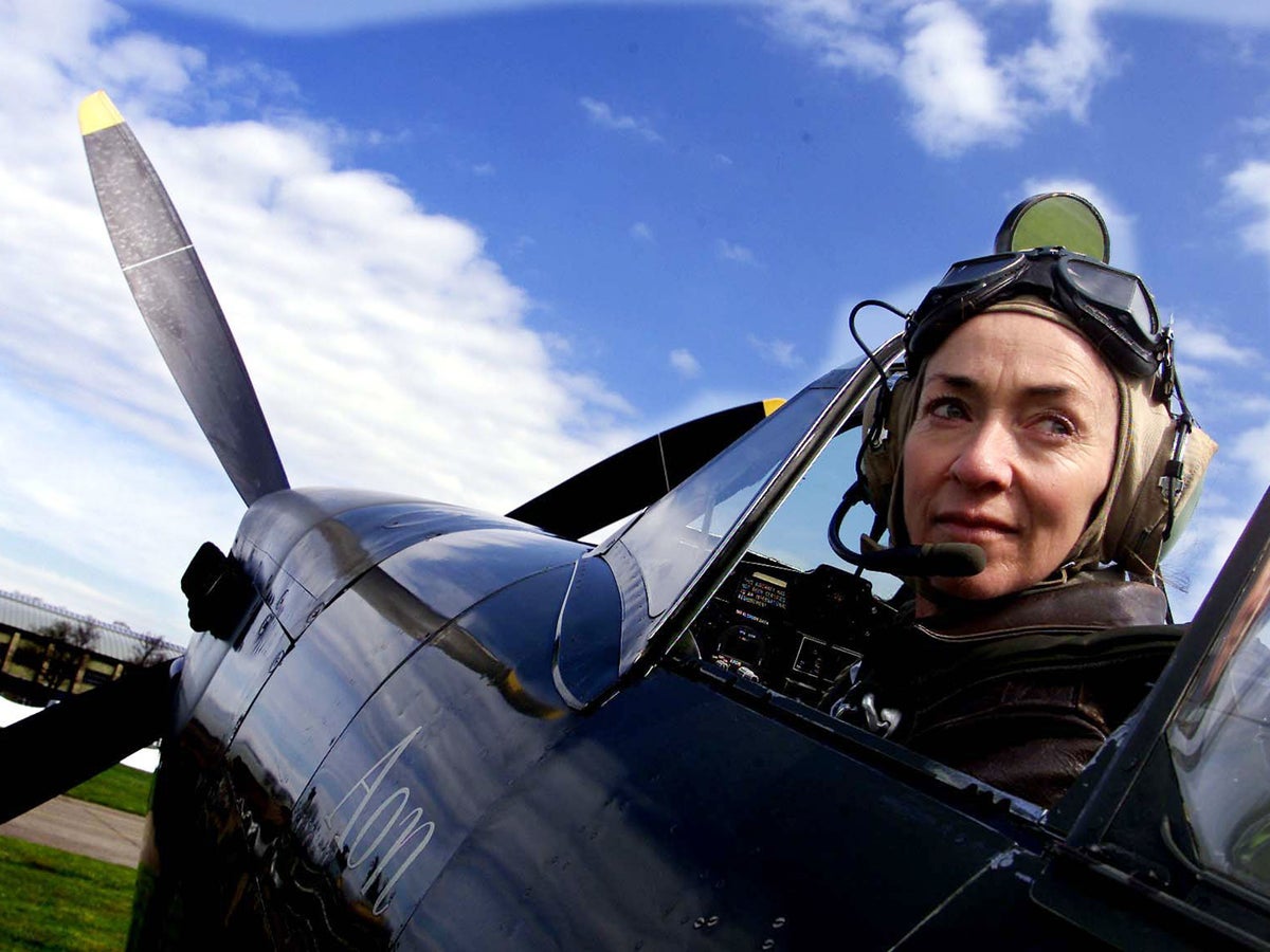 Worlds Only Female Spitfire Pilot Killed In 34 Years After Husband Died Same Way