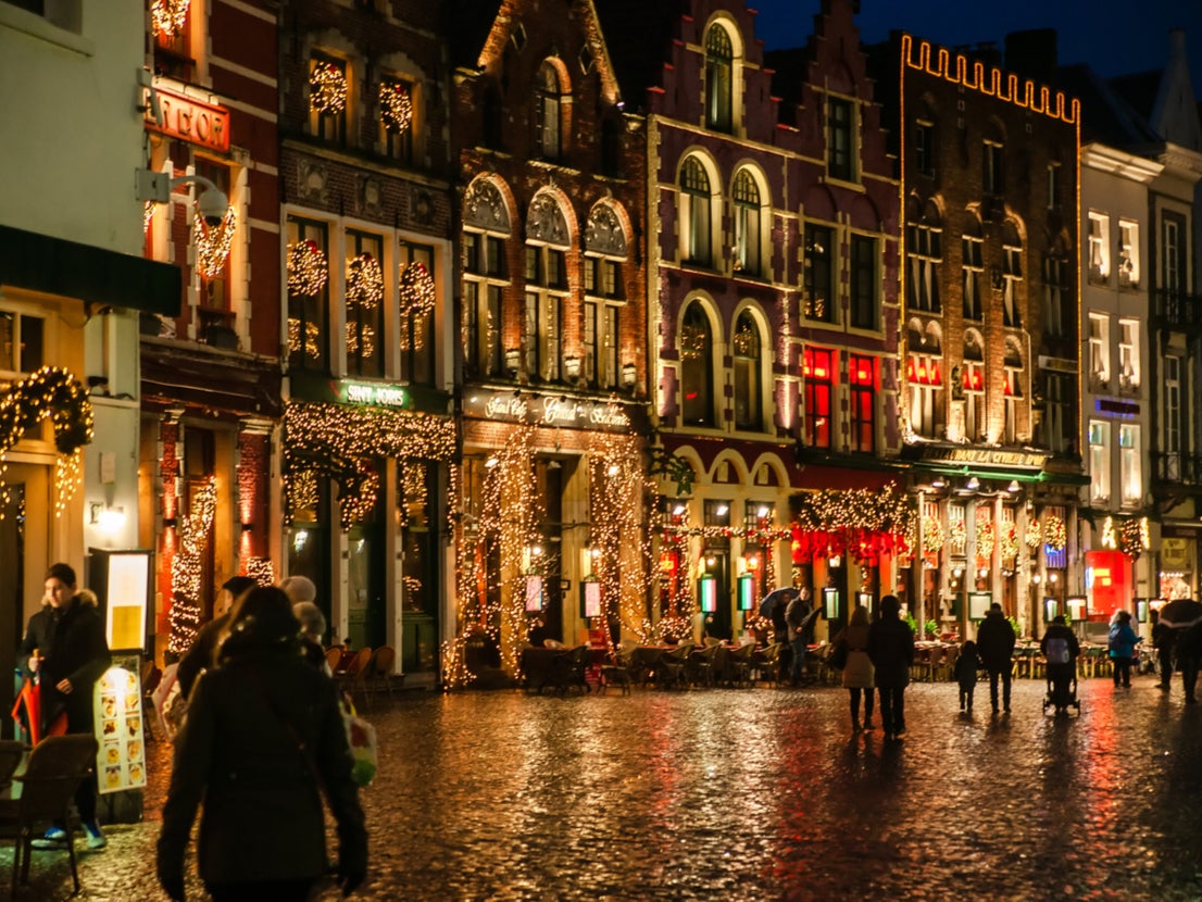 Bruges all aglow at Christmas time