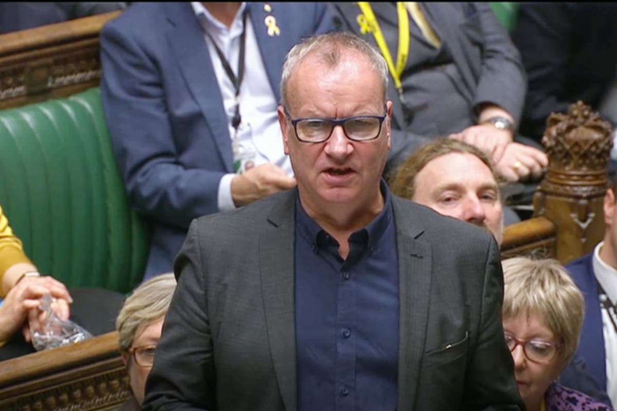 MP Pete Wishart takes swipe at new SNP Commons leader as two quit front bench