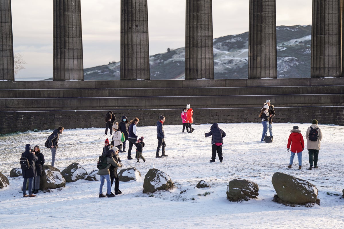 UK weather: First snowfall of the year causes school closures in Scotland