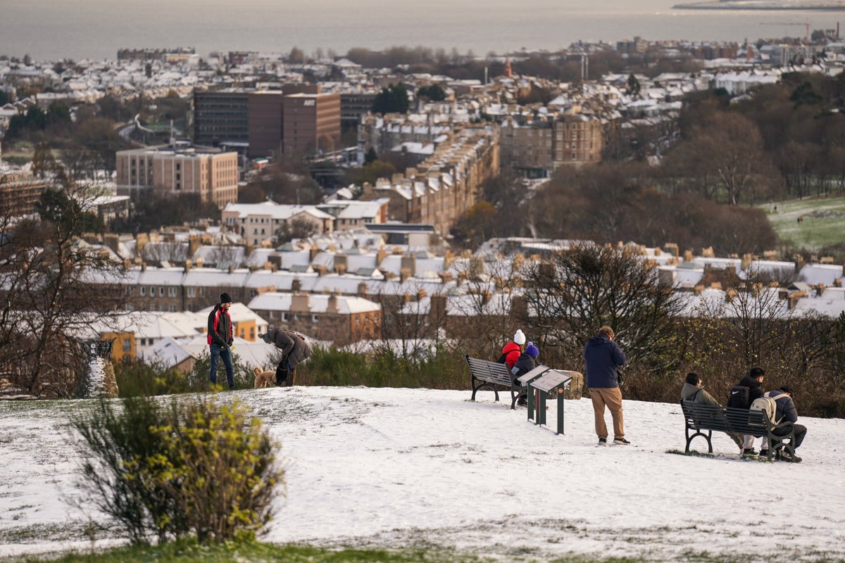 UK weather: Four killed in car crashes as snow and ice warnings extended for three days