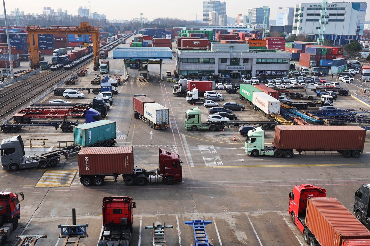 South Korean truckers end 16-day strike over freight fares | The ...