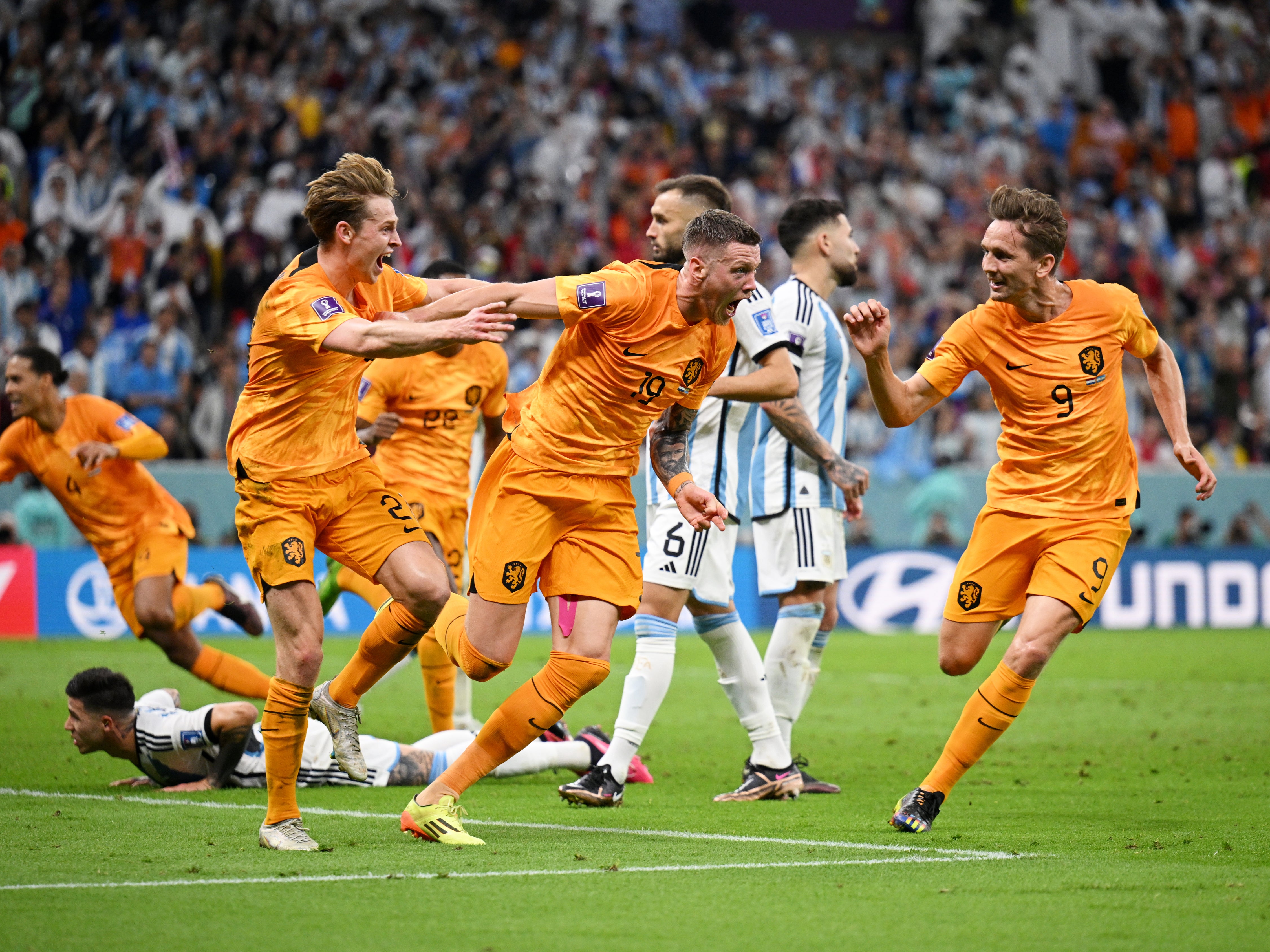 Argentina 2-2 Netherlands AET (Argentina win on penalties): Lionel