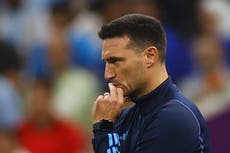 Argentina survive after Louis van Gaal’s tweaks spoil Lionel Scaloni’s gameplan