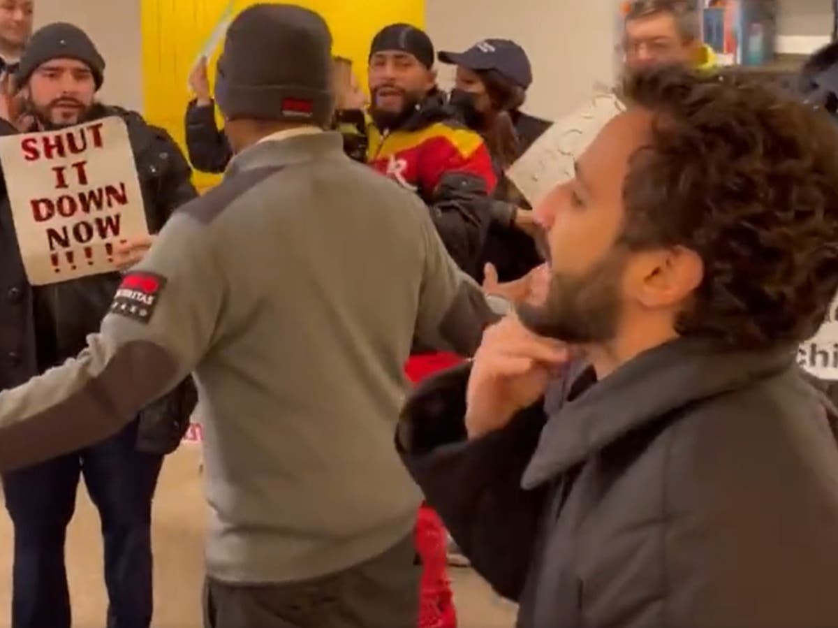 Man arrested for attacking police officer during New York library’s drag story time Man arrested for attacking police officer during New York library’s drag story time