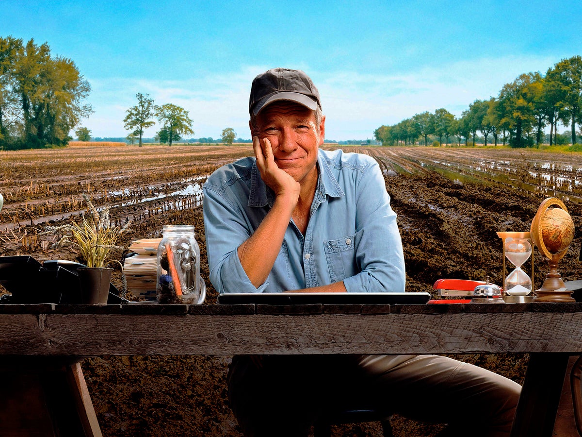 Mike Rowe gets filthy on 'Dirty Jobs' to reconnect Americans | The Independent