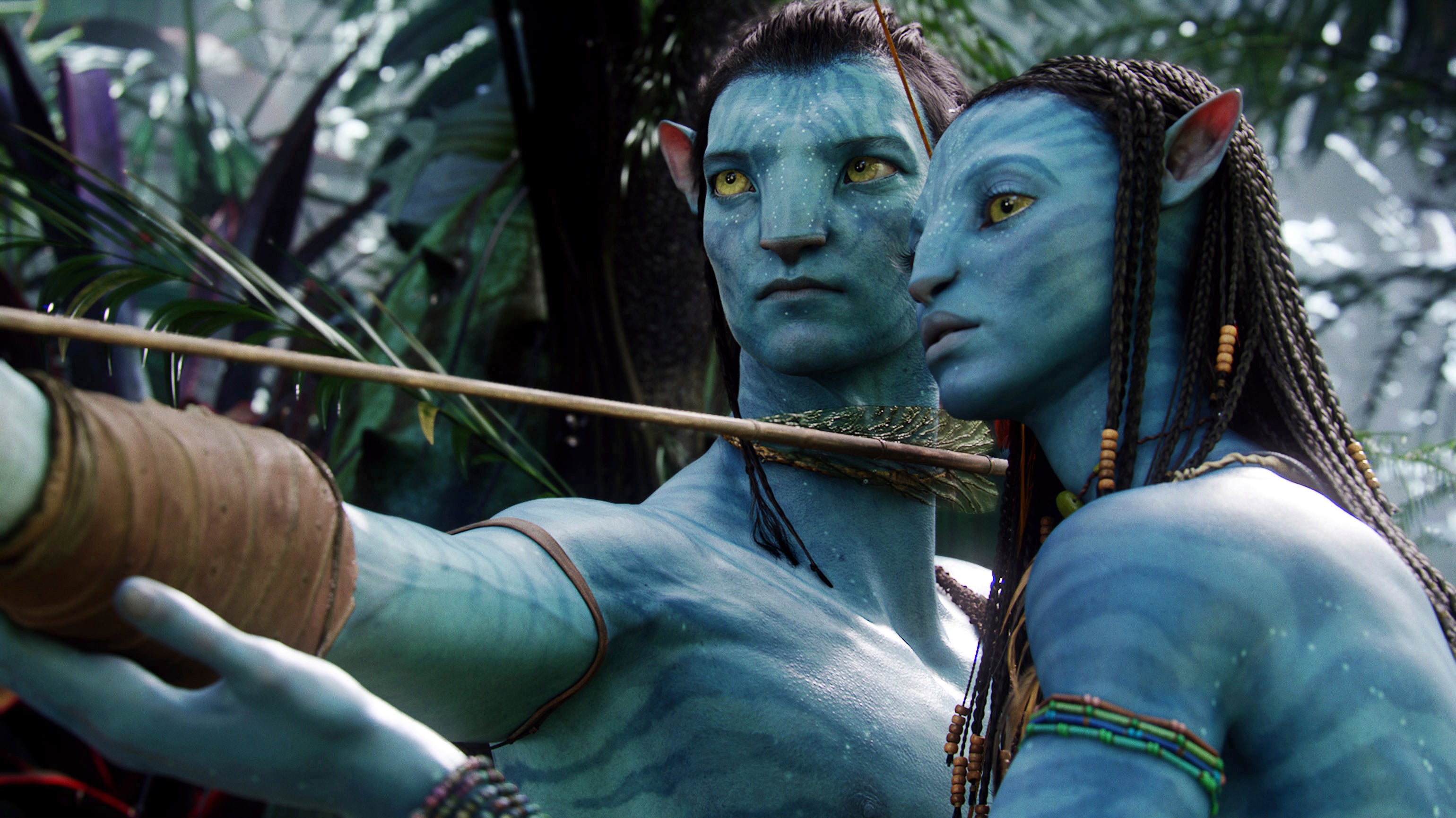 Saldaña (right) in ‘Avatar’