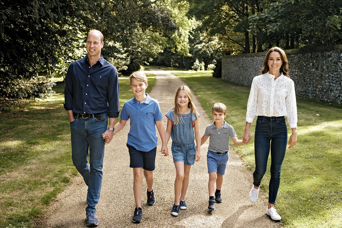 Prince William and Kate release Christmas card ahead of Harry and Meghan documentary