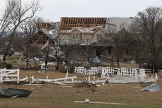 Winter storms - Deadly Louisiana tornadoes damage hospital, trap people as blizzard heads across Plains