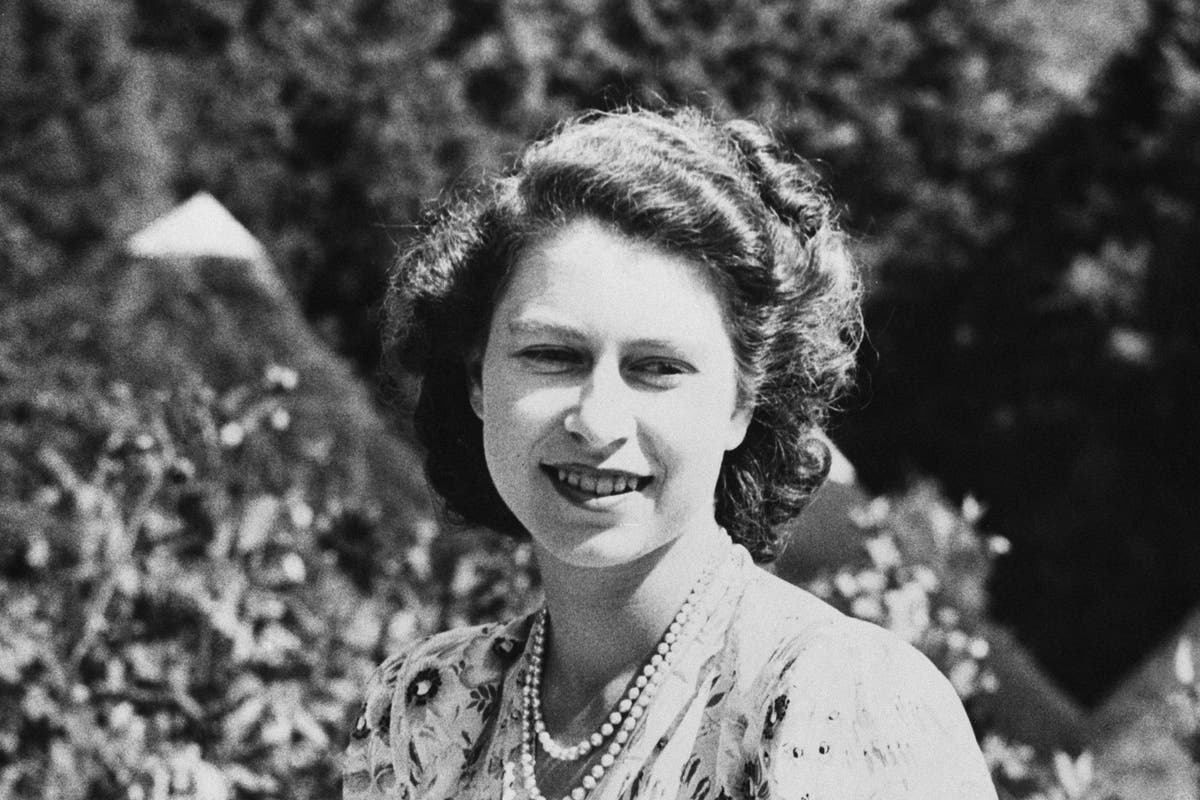 Words missing from Queen&rsquo;s 21st birthday pledge in Harry and Meghan&rsquo;s Netflix documentary