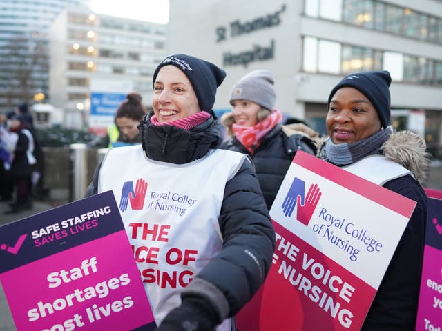 <p>Members of the Royal College of Nursing (RCN) on the picket line</p>