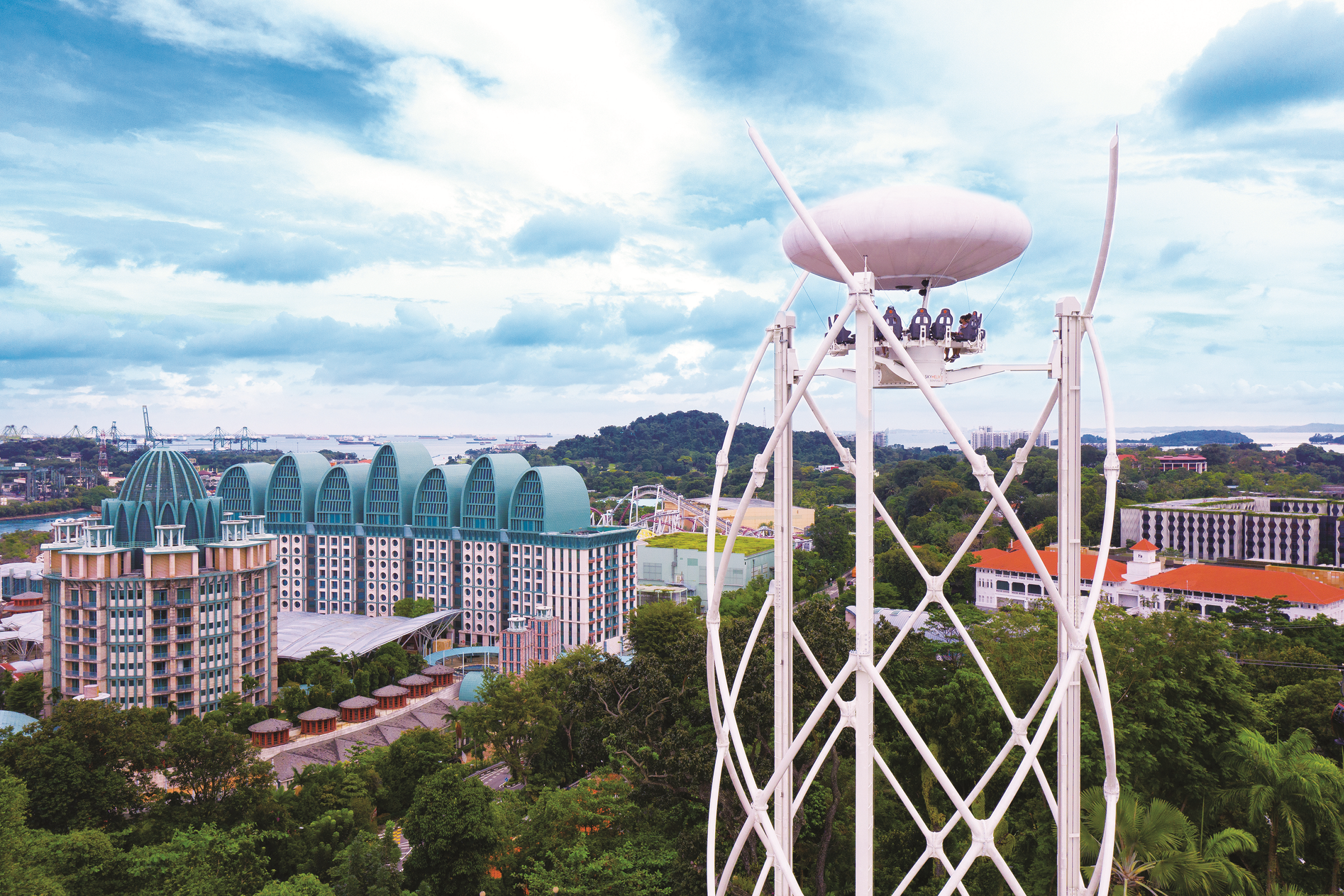 Enjoy a truly moving view on Sentosa’s Skyhelix – which gently rotates 79m above sea level