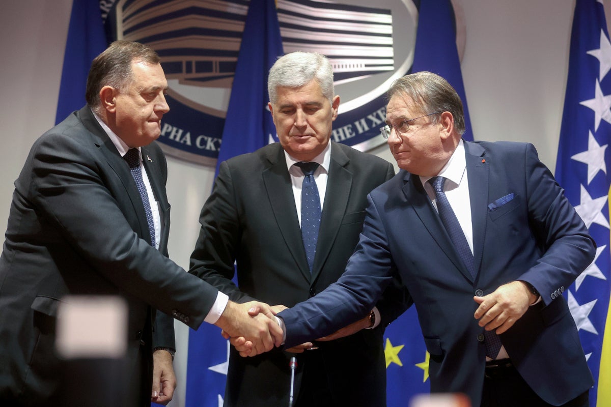 Los líderes de la UE otorgan a Bosnia el estatus de candidato para unirse al bloque